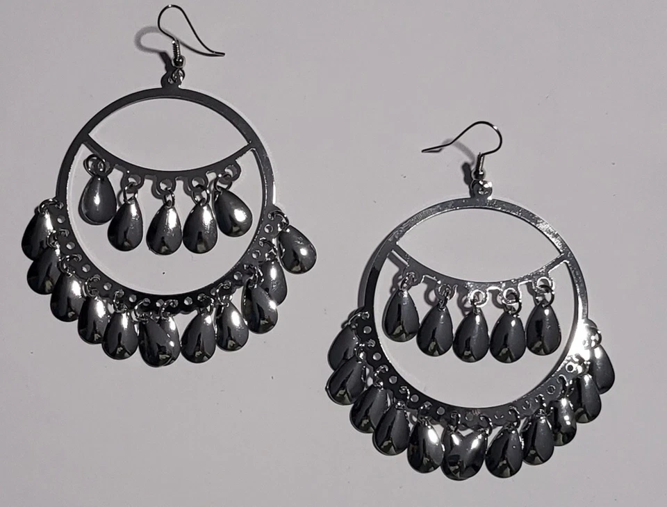 BOUCLES D'OREILLES PENDANTES - Photo 1/1