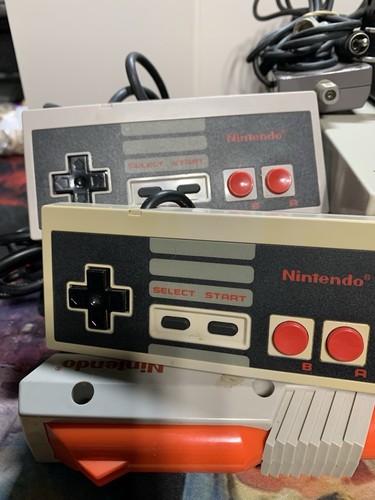 Lot Console Nintendo NES avec Zapper, 8 jeux - Testée / Fonctionne - Photo 2/11