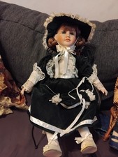 Porzellanpuppe