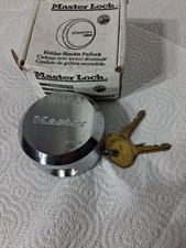 NEW Master Lock Hidden Shackle Padlock With 2 Keys B49
