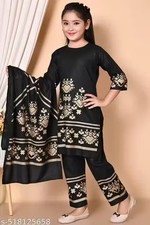 Traditional New Trending Kids Girls Kurta Pyjama And Dupatta Set for Diwali