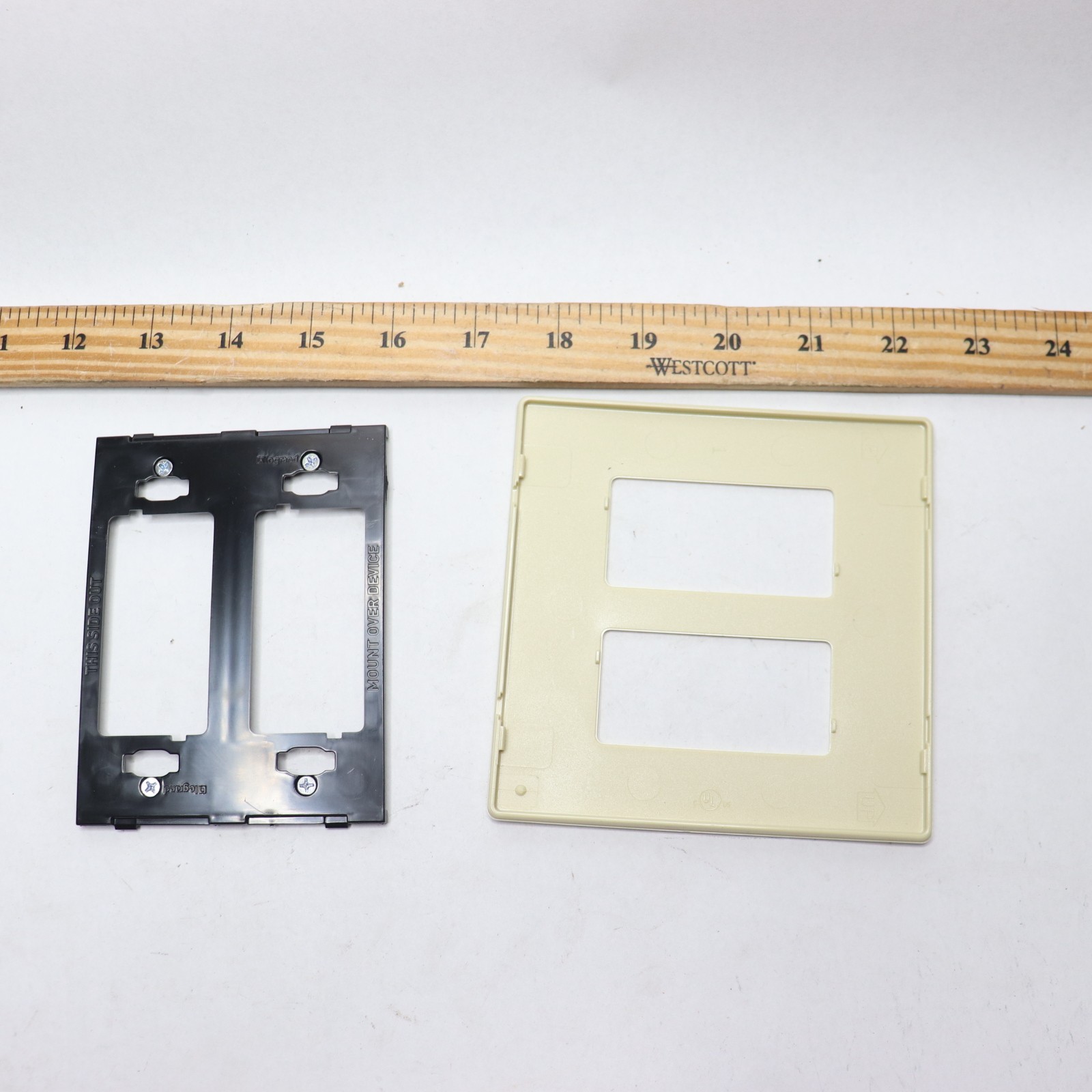 Legrand radiant 2-Gang 2-Decorator/Rocker Screwless Wall Plate, Ivory (1-Pack)
