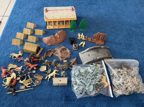 VTG Original MARX  BLUE & GRAY CIVIL WAR PLAY SET Lot Sold As Is