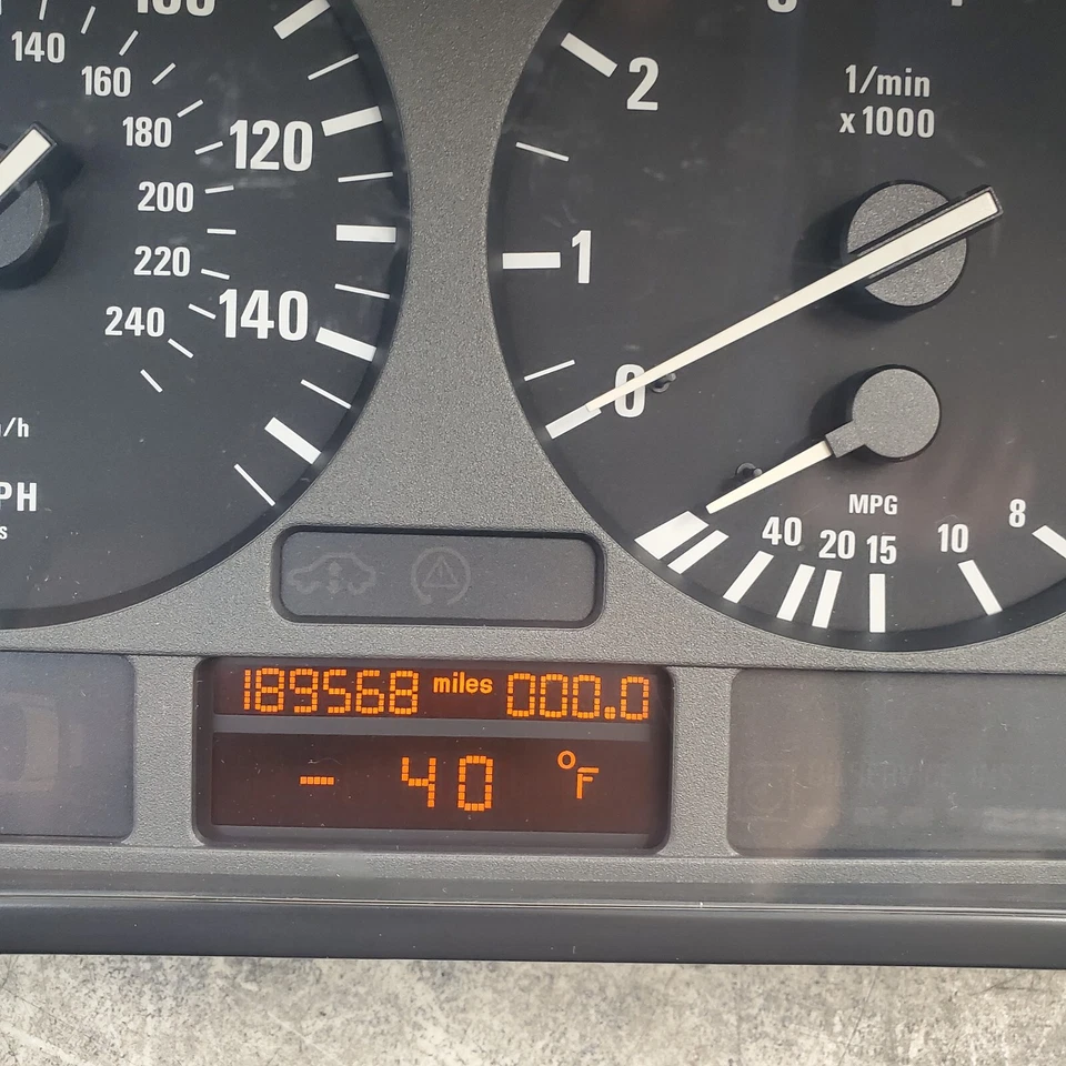 BMW 528i E39 1999-2000 velocímetro velocímetro cuadro de instrumentos 189 k mls fabricante de equipos originales Foto 3 de 4