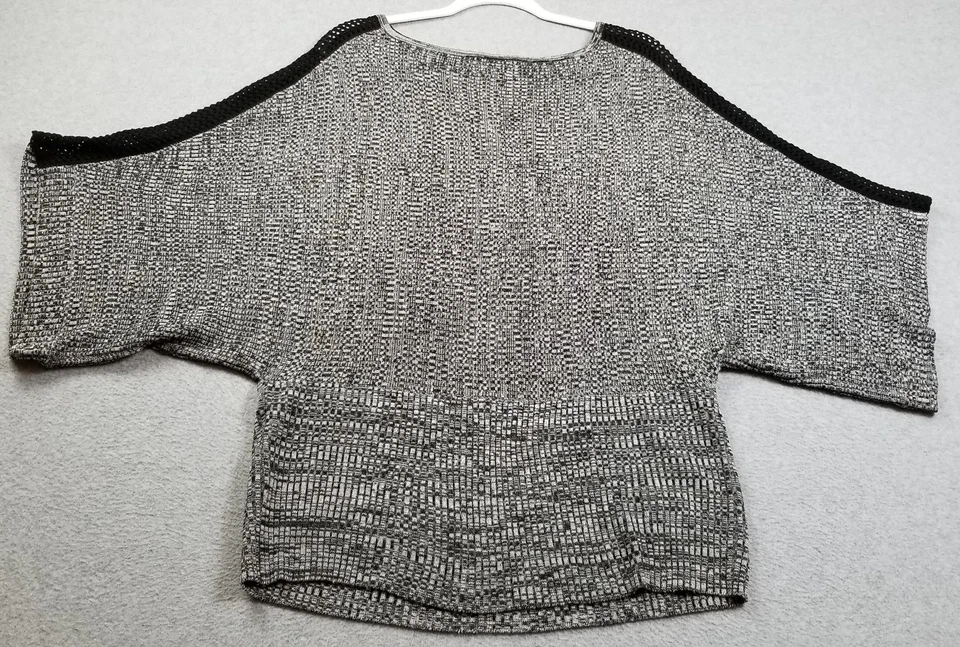 Suéter Brittany Negro Mujer 2X Plus Blanco Negro Manga Corta Cuello Redondo Elastizado Foto 4 de 4