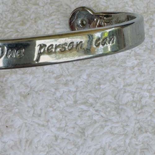 2 Mary Kay Matte Silver Tone Soar On Silver Wings & One Can Cuff Bracelet - Picture 9 of 13