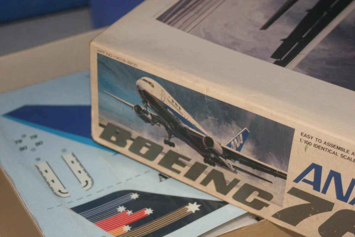 B777-300ER 1/200 デモンストレーター ボーイング 777-200 “デモンストレイター” | 株式会社 ハセガワ