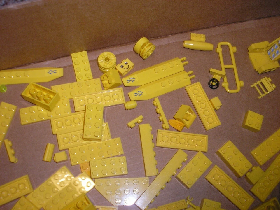 RARO Lote De Colección de LEGO Amarillos Algunos Especialidades y Trans ENVÍO GRATUITO Foto 2 de 4