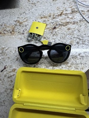 Snap Inc. Spectacles 1st Generation Smart Glasses Camera Bluetooth Yellow Case