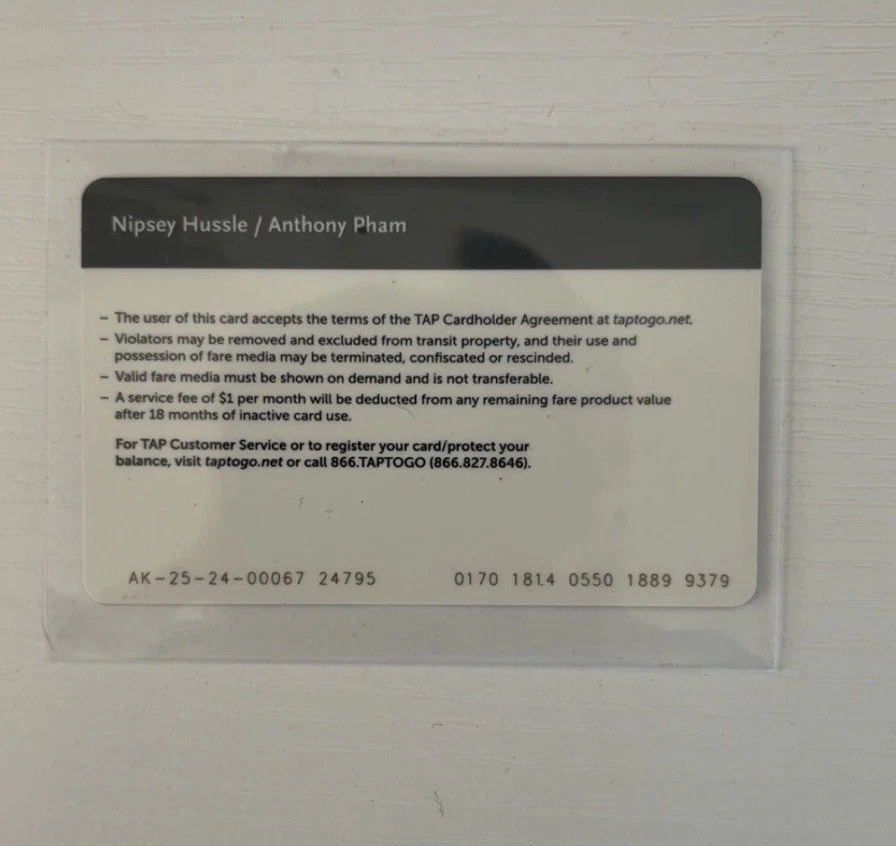 NIPSEY HUSSLE PARTE TRASERA DEL AUTOBÚS FOTO MTA TAP TARJETA EDICIÓN LIMITADA  Foto 2 de 2