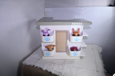 Paradise kids pet desk including 4 littlest pet shop  dog/kangeroo/otter/Bunny