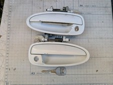 94-01 Acura Integra Front Driver Passenger Exterior Door Handle White With Key 94-01 Acura Integra Front Driver Passenger Exterior Door Handle White With Key