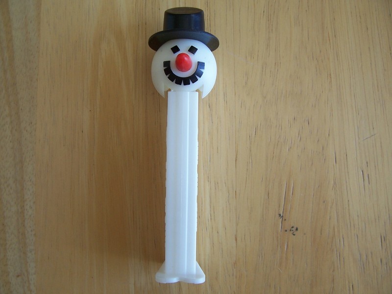 Frosty the Snowman - Pez Dispenser