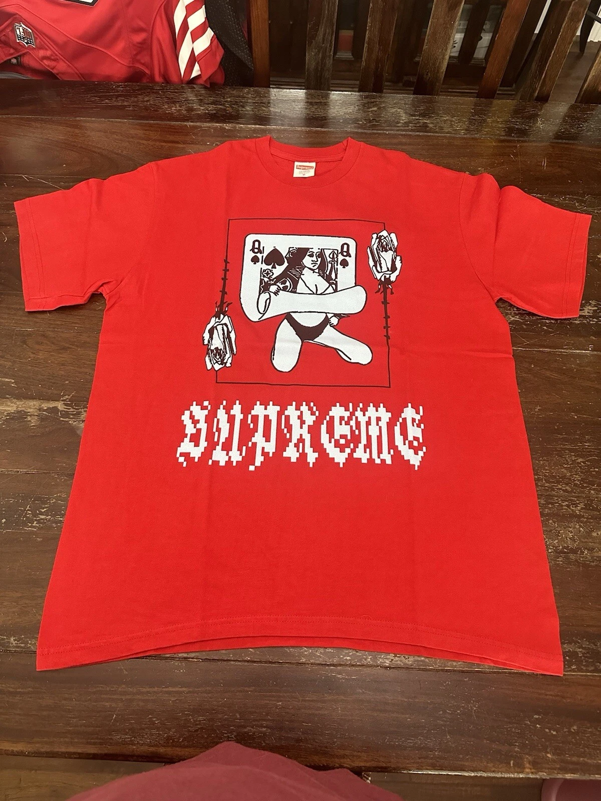 Tee shirt Supreme QUEEN rouge moyen 2019 rare