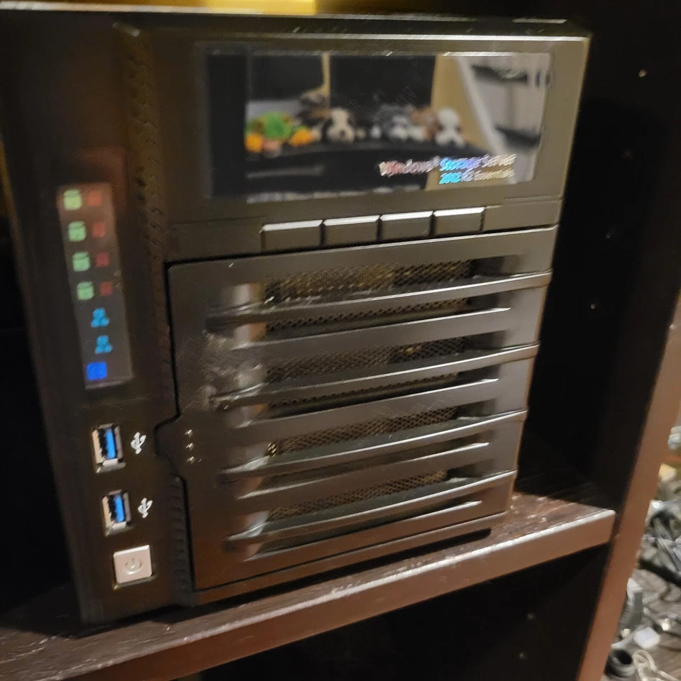 Thecus W4000 4-Bay NAS Windows Storage Server 2012 R2 - Image 3 of 4