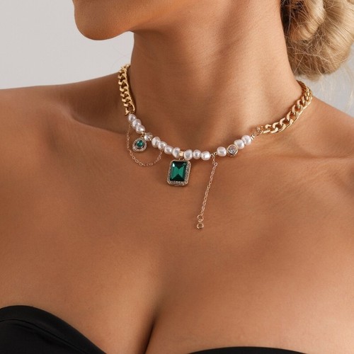 Elegant Choker Necklace with Green Zircon and Pearls Accent for Modern Look - Picture 5 of 8