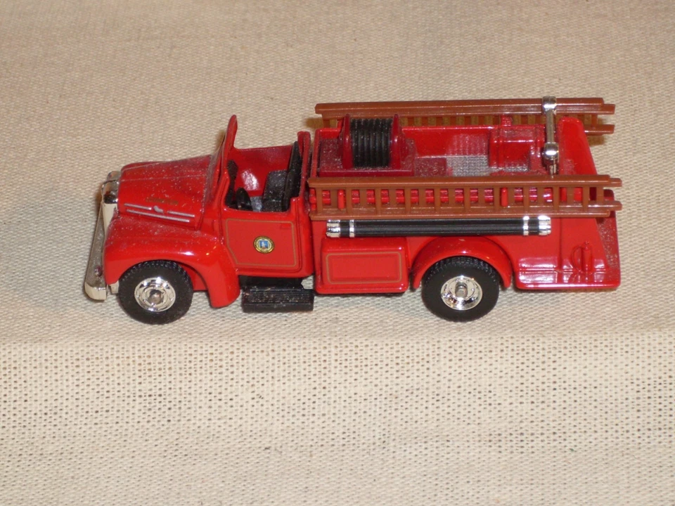 Corgi 1953 Mack B Open Pumper Diecast Fire Engine # CS90055, Lexington FD - Image 3 of 4