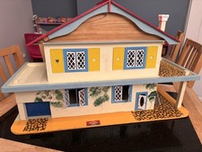 Vintage Gee Bee Wooden Dolls House 68 x 42 x 30 cm, 1960s and furniture