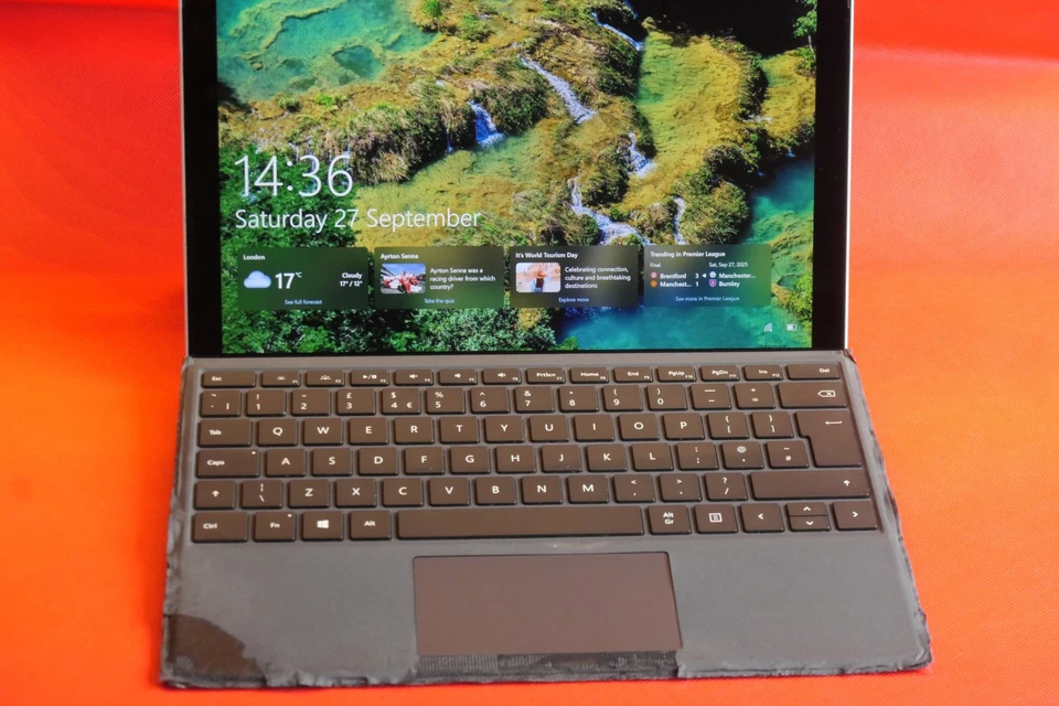 Microsoft Surface Pro 4 12.5" Tablet i7 6650U 16GB RAM SSD 512GB With Keyboard - Image 3 of 4