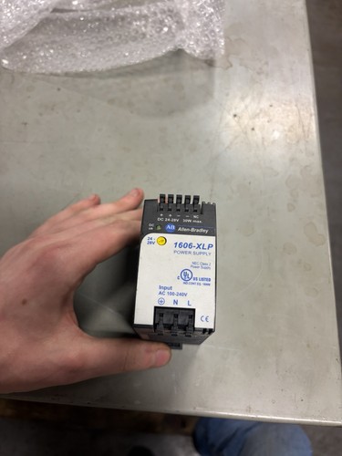 ALLEN BRADLEY 1606-XLP30E Series A 100-240V Power Supply USED