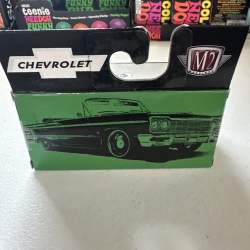 M2 Machines 1:64 1964 Chevrolet Impala grün - Bild 5 von 5