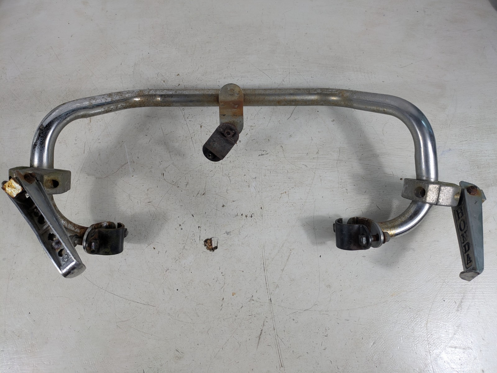 Honda Magna VF700C VF700 VF 700 C Crash Bar Engine Motor Guard Pegs