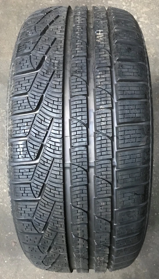 1 Winterreifen 245/40 R20 99V Pirelli SottoZero Winter 240 Serie 2 M+S 16 - Bild 1 von 1
