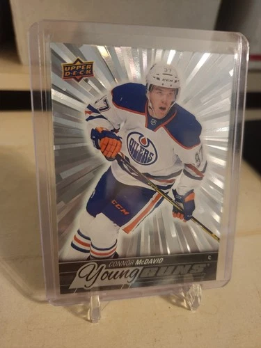CONNOR McDAVID 2024-25 UPPER DECK SERIES 1 YOUNG GUNS OUTBURST RETRO #OR-3 SSP