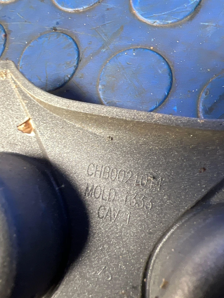 Tapacubos centrales de rueda de acero Jeep Patriot 2008-2017 OEM CHB0021011 Foto 3 de 3