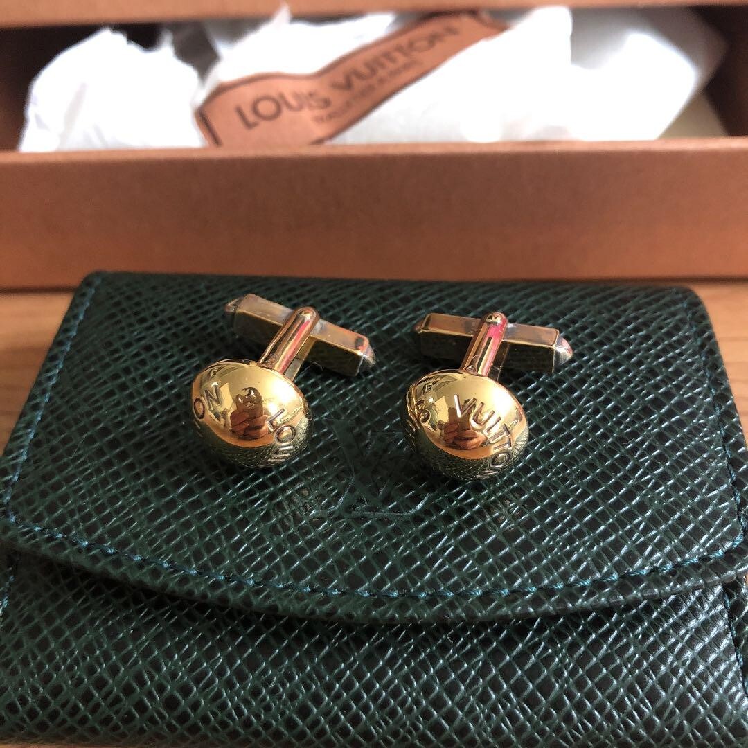 Louis Vuitton Logo Gold Bouton Cufflinks In Green Taiga leather