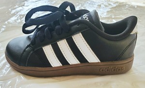 kids unisex essentials baseline shoes