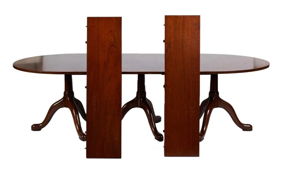 Mesa de comedor Kittinger Williamsburg caoba de tres pedestales con 2 hojas CW 66 65 Foto 2 de 4