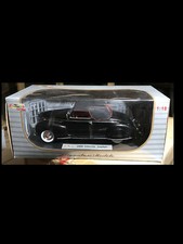 1939 Lincoln Zephyr BLACK 1:18 Signature Models 18102
