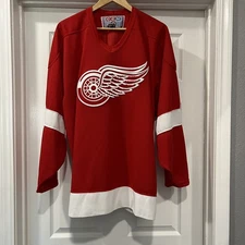 Vintage CCM Detroit Red Wings Jersey NHL Hockey Red Mens Size XL