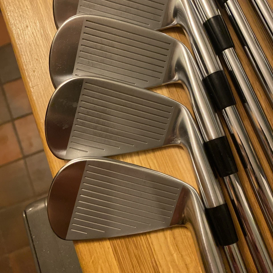 MIZUNO PRO 241 4-PW DYNAMIC GOLD S300 +TM MG3 50 deg Gap Wedge LEFT HANDED - Image 4 of 4