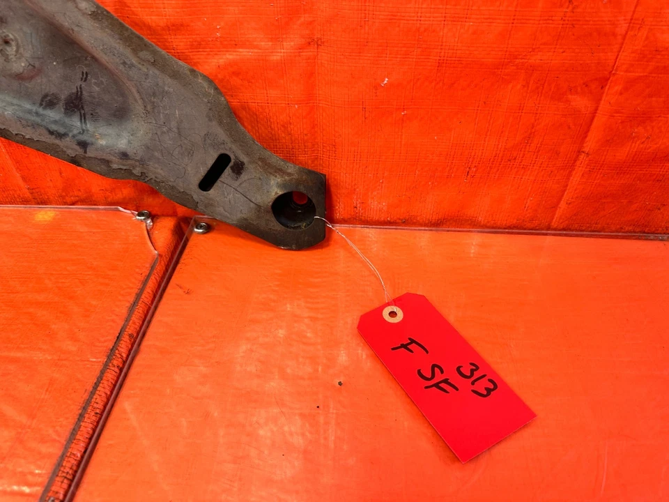 14-20 INFINITI Q50 17-20 Q60 - AWD TRACCIÓN TOTAL - SUBCHASIS DELANTERO PLACA DE DESLIZAMIENTO Foto 2 de 4