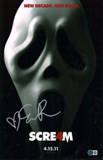 EMMA ROBERTS SIGNED SCREAM 4 GHOSTFACE 11X17 PHOTO BECKETT BAS COA