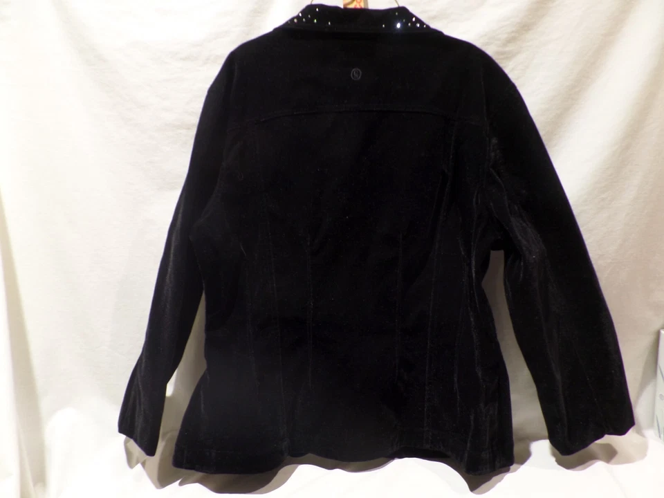 "CHRSTINE ALEXANDER" JACKET YOUTH XL BLACK VELVET/SWAROVSKI CRYSTAL BLING/NWOT - Image 4 of 4