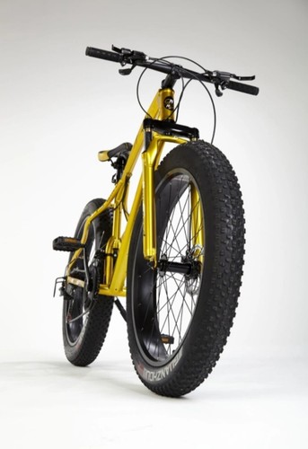 The NEW SPEED 21 GEARS MOUNTAIN BIKE BICYCLE MEN/WOMEN FAT TIRE 26" MTB