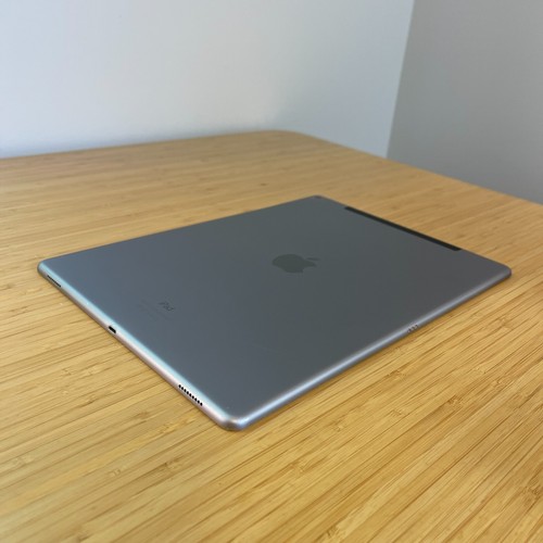 Apple iPad Pro 12.9" 1st Gen 128GB, Space Grey, Wi-Fi + Cellular Good condition - Picture 8 of 10