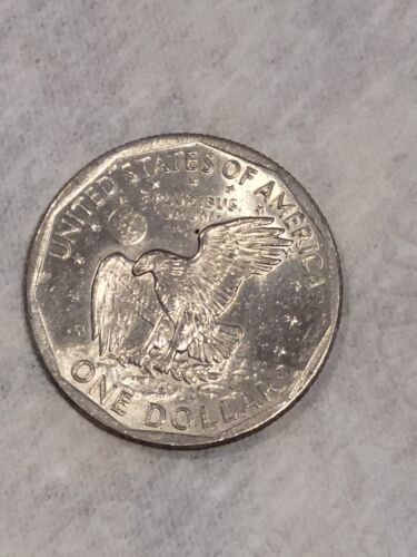 1980 Susan B Anthony Mint D Liberty One Dollar Coin Wide Rim - Picture 3 of 4