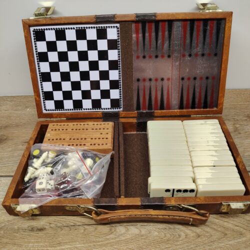 Travel Board Game Magnetic Box - Chess - Bakelite Dice - Picture 3 of 13