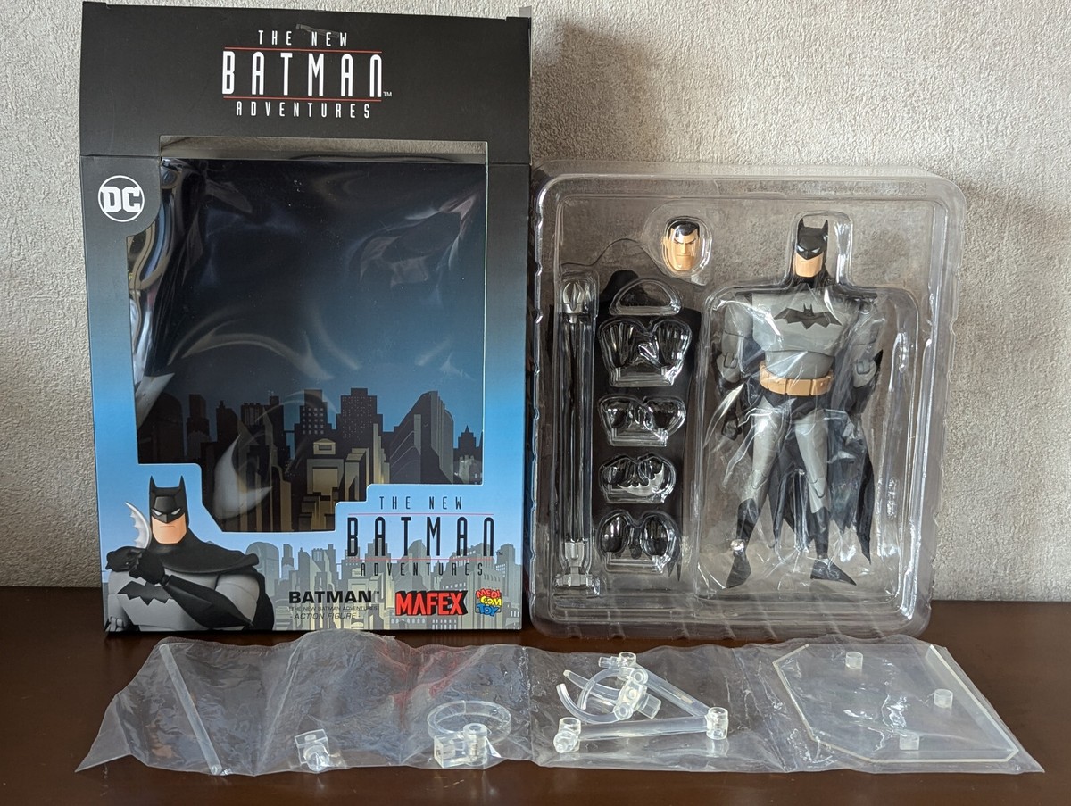 Medicom Toy MAFEX 137 The New Batman Adventures Batman Figure - No