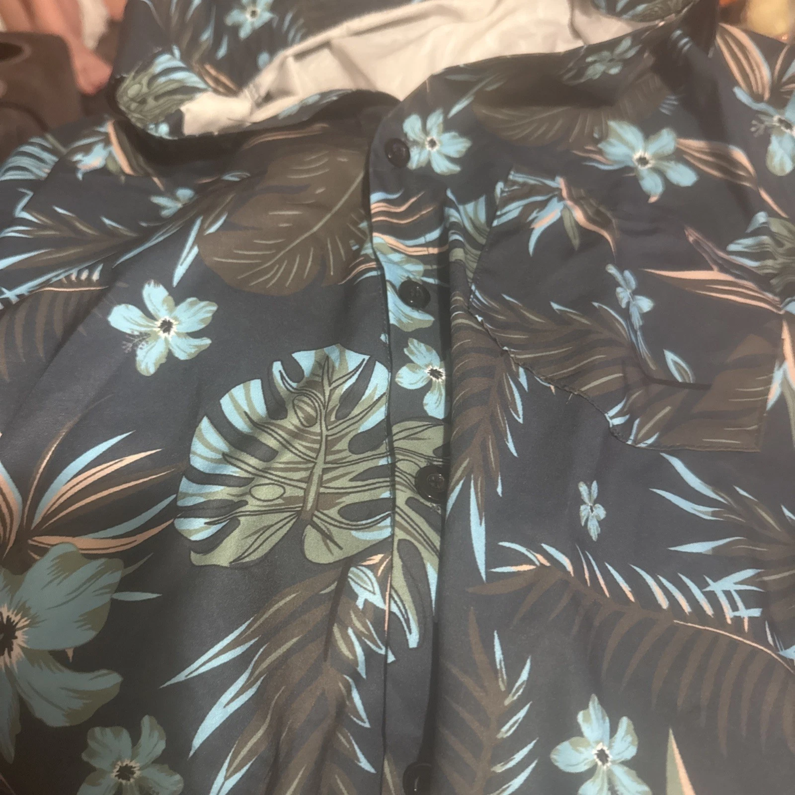 Medium Teal Floral Hawaiian Shirt
Opens in a new window or tab