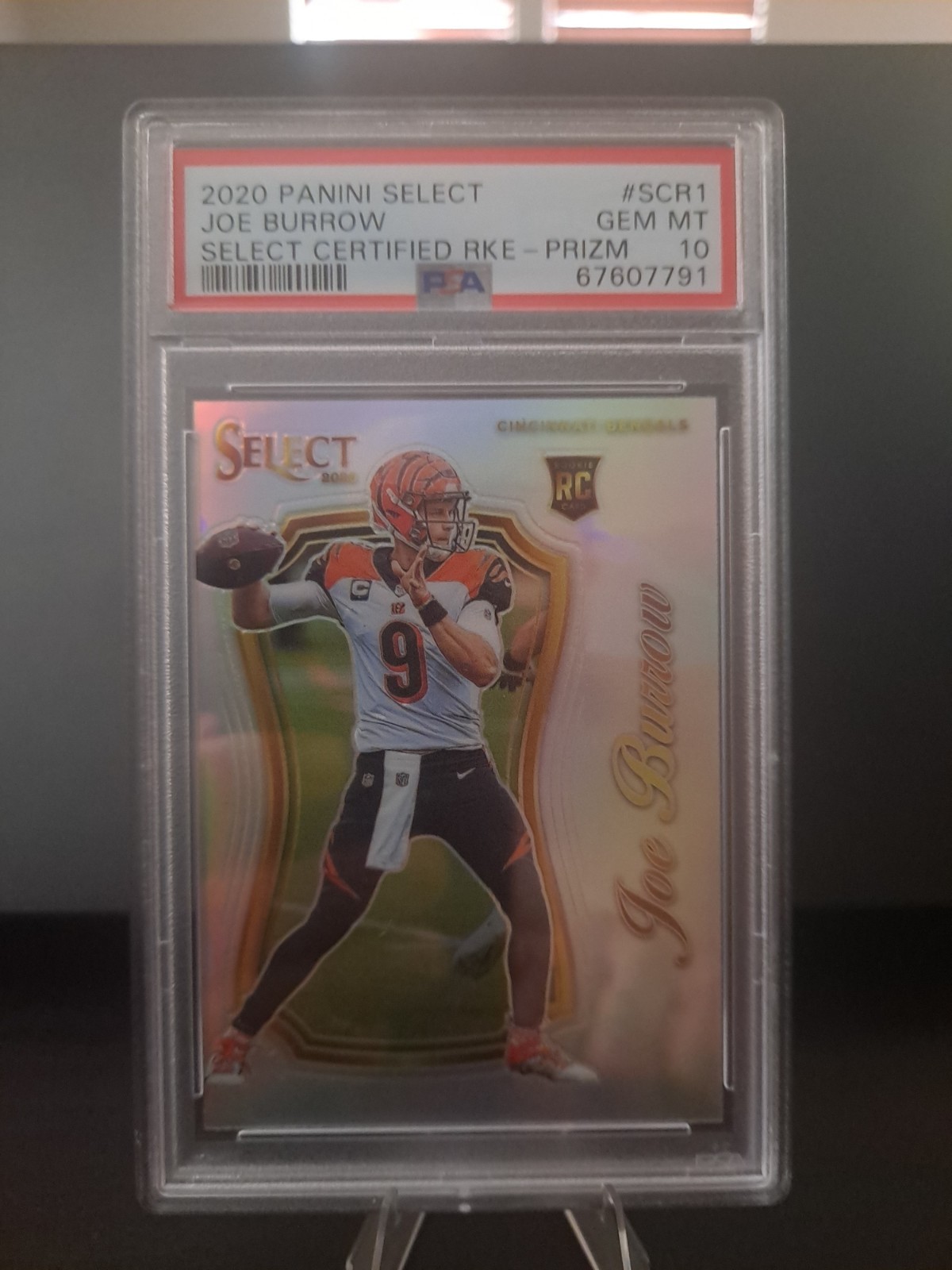 2020 Panini Select Select Certified Rookies Joe Burrow #SCR-1 Prizm (RC) PSA 10