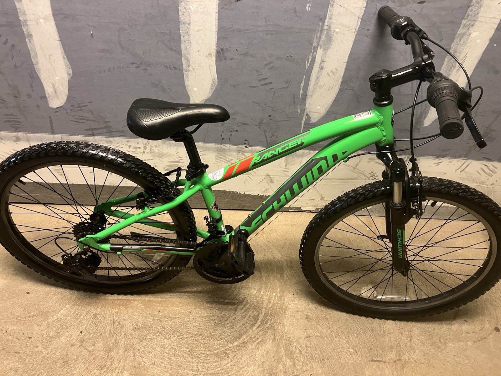 Schwinn Ranger 24" Mountain Bike Green/Black Aluminum, V-bra