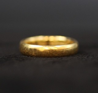 .916 22ct YELLOW GOLD Courte Shaped Wedding Band Ring N.5 6.00g T33