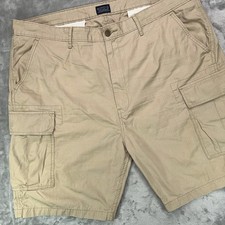 LEVI  S Carrier Cargo Shorts Men  s 42 Khaki Relaxed Fit 9  Inseam Casual Utility