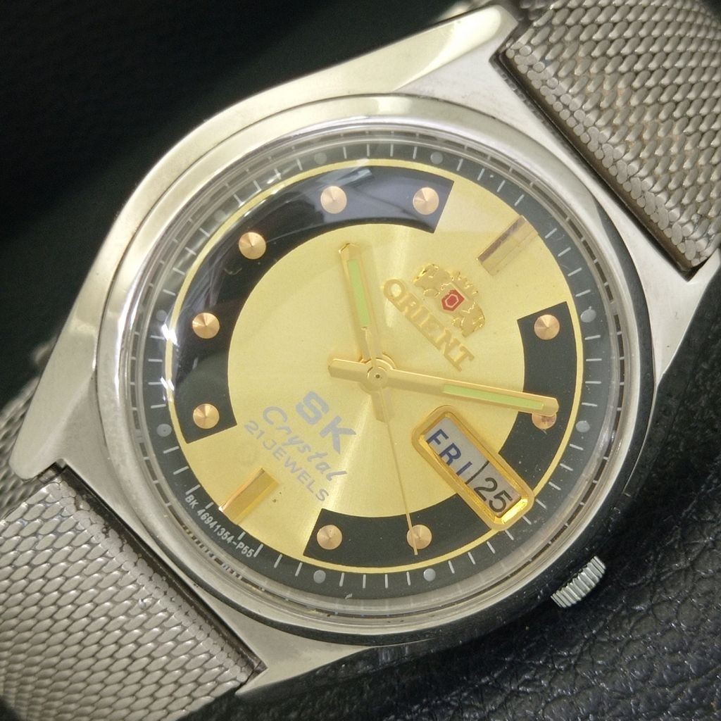 a703489-1 GENUINE WATCH JAPAN MENS VINTAGE AUTOMATIC 46943 CRYSTAL ORIENT SK - vintagewatches.pk
