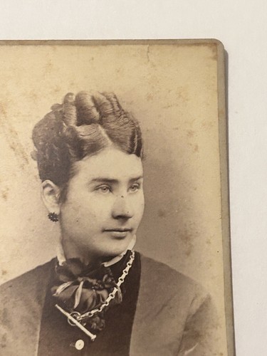 Antique Portraits Women Curls Dangle Earrings Black & White 3 Cardboard Photos - Picture 19 of 24